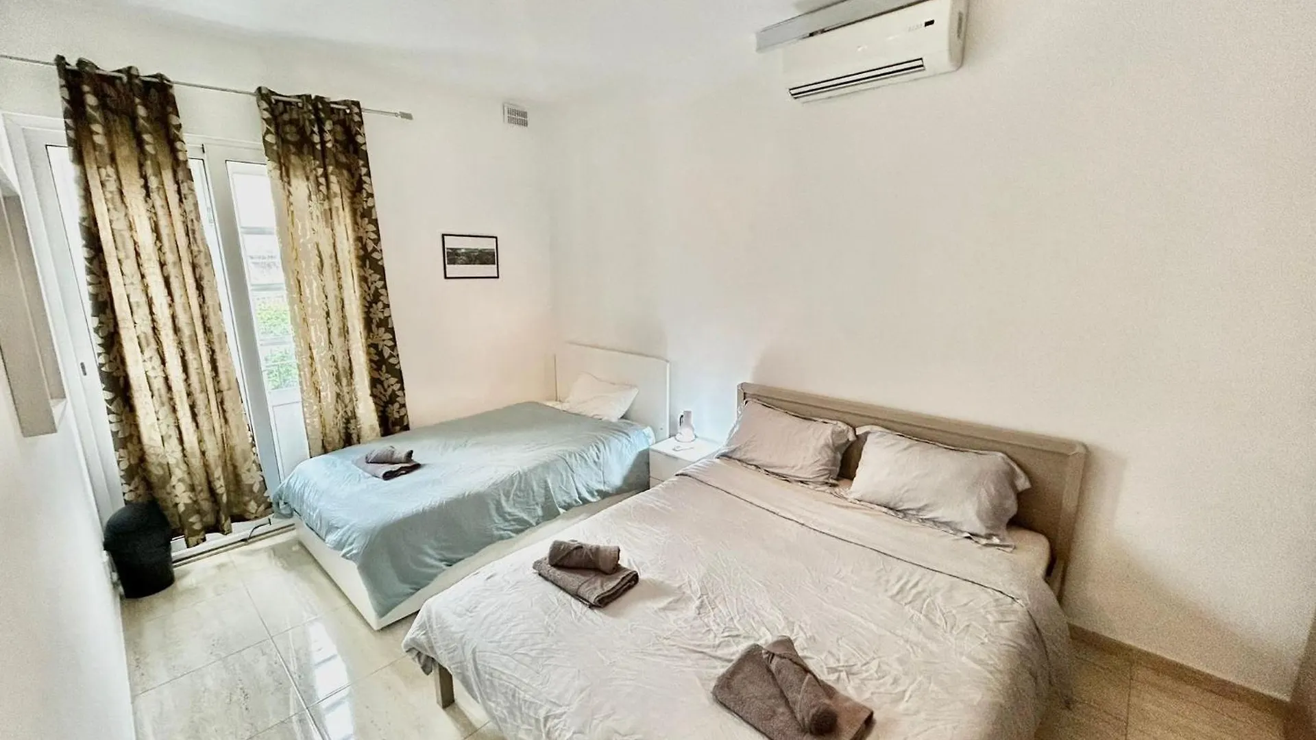 Sliema 2 Bedroom Apartment 0*,